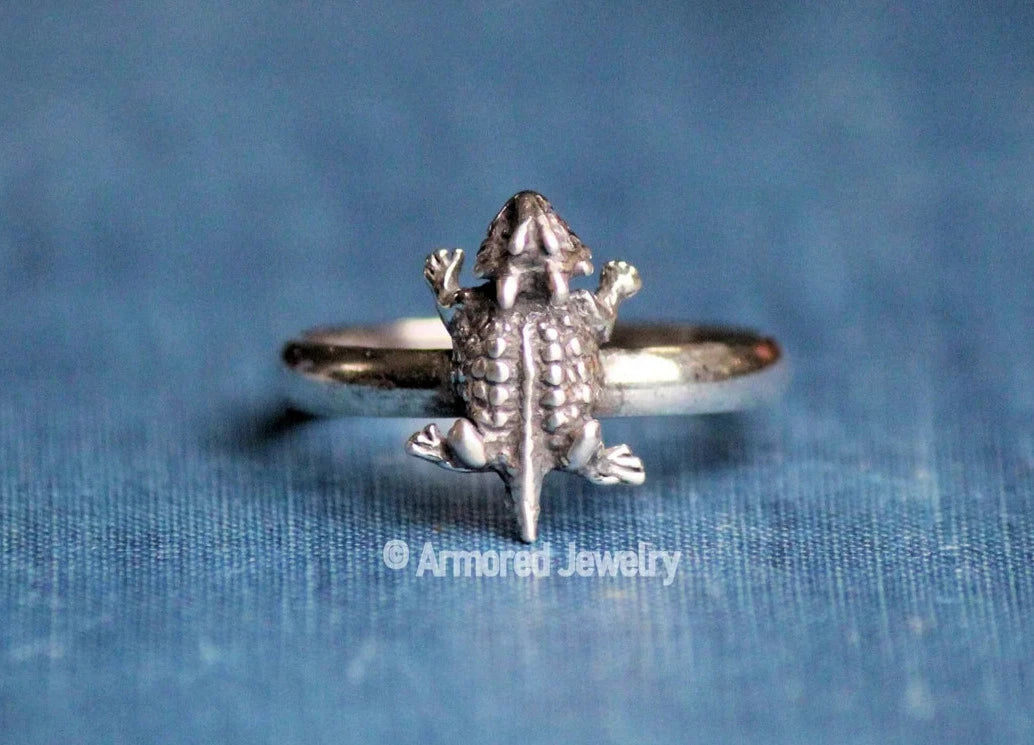 Sterling Silver Horned Toad Ring on Comfort Band